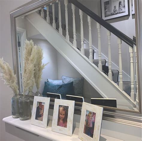 What's the best colour to paint a hallway? Hallway with beautiful stairway #hallway in 2020 | Paint ...