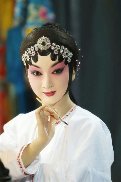Pin By Sandy Choi On 粵劇 Beijing Opera Chinese Makeup Art Model