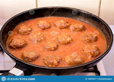 We did not find results for: How long to cook meatballs in sauce after frying ...