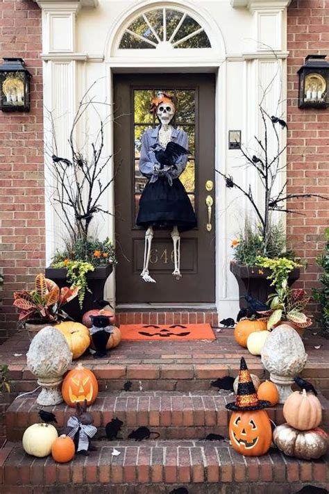 50 Best Outdoor Halloween Decorations 2022 Halloween Fall Porch