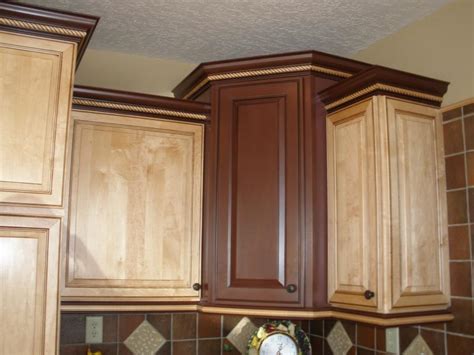 If the room is smaller and the ceilings lower, a large molding would overtake the space. Kitchen Island design help... (floors, Home Depot, Lowes, laminate) - House -remodeling ...