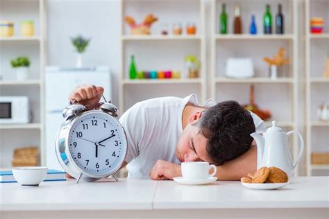 5 Reasons You Feel Sleepy And Less Productive After A Meal And What You Can