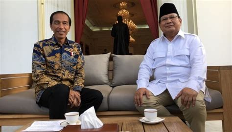 Unggahan foto ini pun telah disukai lebih dari 13 ribu orang dan. Malam Ini, Jokowi dan Prabowo Ambil Nomor Urut Pilpres 2019 - Smart News Tapanuli
