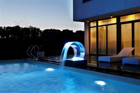 Acrylic Glass Pool Fountain With Led Features Couture Outdoor