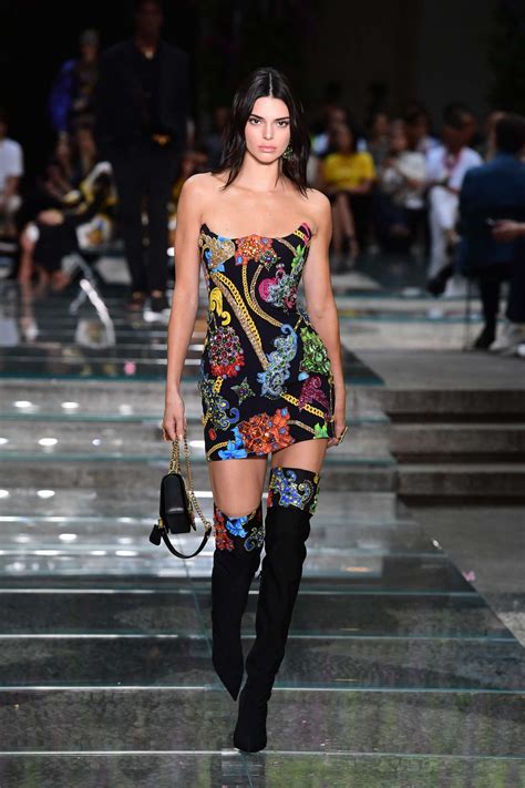 Kendall Jenner Versace Runway Show Ss At Milan Fashion Week Gotceleb