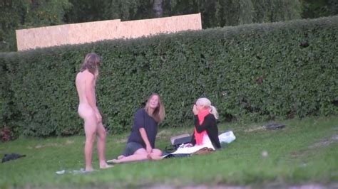 Naked Guy Picking Up Girls Cfnm Voyeur Best Xxx Tube