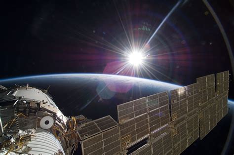 Sun Over Earth Nasa International Space Station Science Flickr