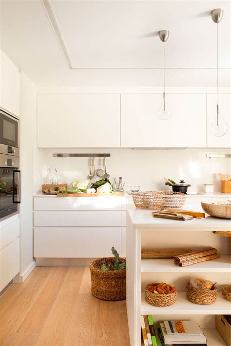 Suelos vinílicos y laminados para baños y cocinas. Los colores ideales para pintar tu cocina