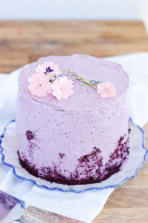According to vietnamese people, wedding is one of the three most important things to do in life: Vietnamese Cinnamon Cake with Peach Conserve and Blueberry ...