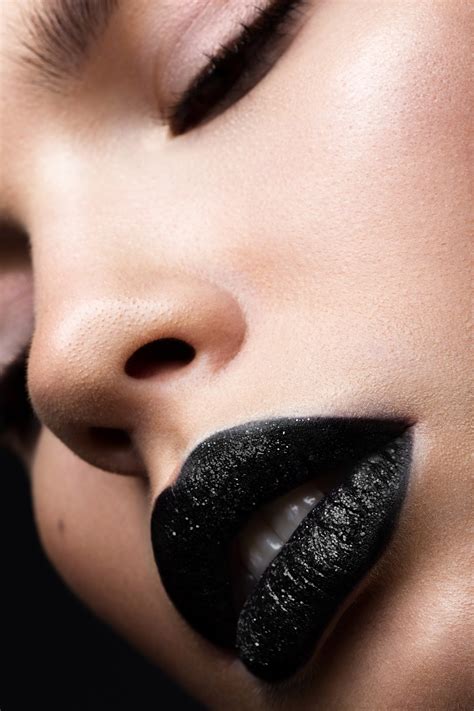Black Lipstick Is Winters Hottest Lipstick Trend According To