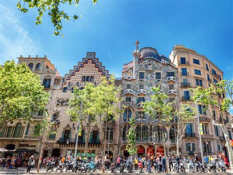 50 Best Things To Do In Barcelona Lazytrips