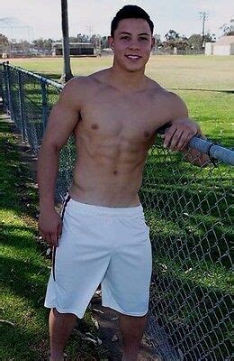 Shirtless Male Muscular Hunk Athletic Jock College Dude Beefcake Photo