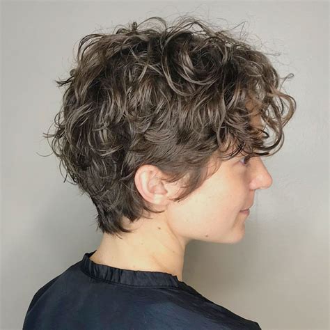 Short Curly Hairstyle For Girls Curly Pixie Haircuts Short Layered