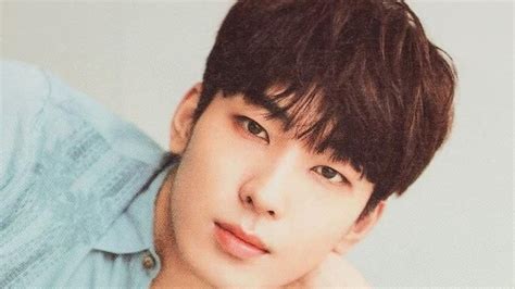 See more ideas about exo, dubai, chanyeol. Daebak, 7 Idol Korea Ini Masuk Nominasi Pria Tertampan di Dunia - Foto 1