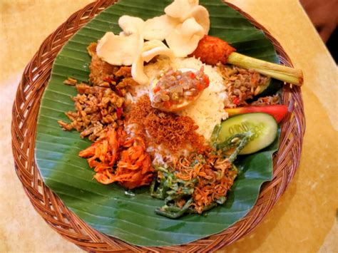 How Did Padang Cuisine Take Over Indonesia Seasoned Pioneers