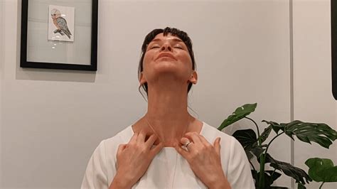 Facial Yoga Facial Exercises For Sagging Neck Jawline And Sagging