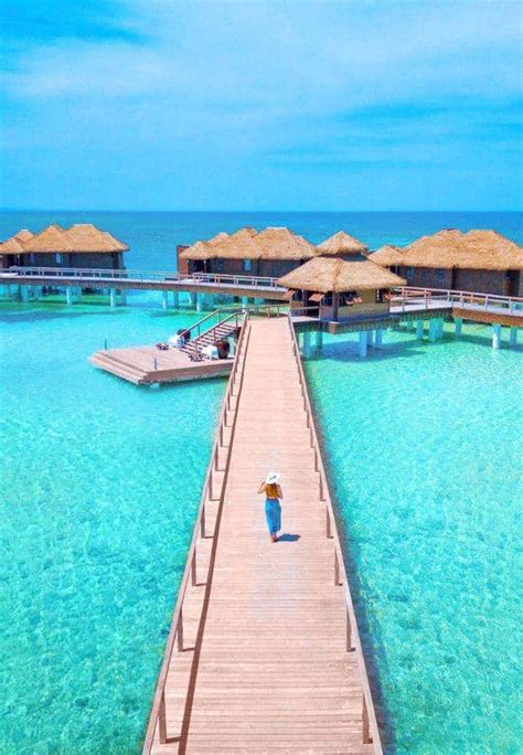 Best Jamaica Overwater Bungalows For An Epic Honeymoo