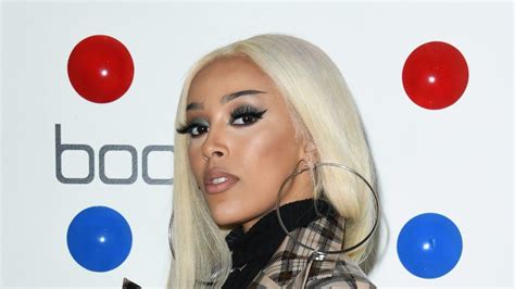 Doja Cat Apologizes For Controversial Song Denies Making Racist Remarks Entertainment Tonight