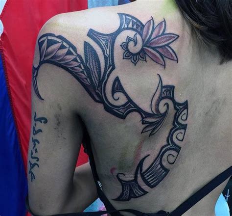 Hawaiian tribal tattoos look great on the back. Hawaiian Tattoos - Cool Hawaiian Tribal Tattoos For Women