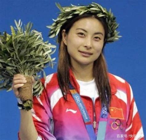 她5岁与郭晶晶合照，17岁成为了奥运冠军，原来一切早就安排好了东方体育