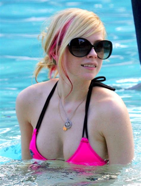 Celebrities In Hot Bikini Avril Lavigne Singer Songwriter In Bikini