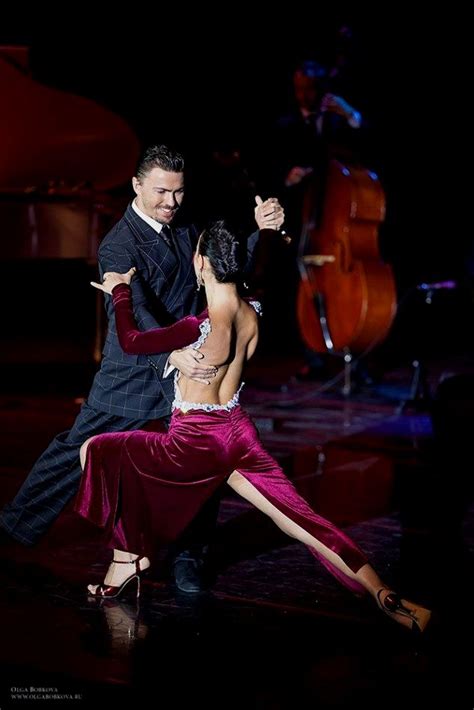 Pin De Tim Lindemann En Ballroom Dancing Bailarines De Tango Tango Argentino Poses De Danza