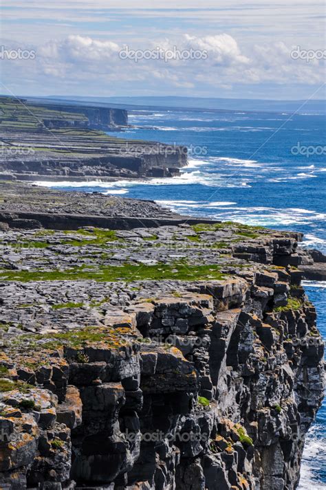 Cliffs Of Inishmore Aran Islands In Ireland — Stock Photo