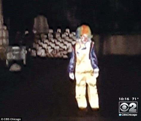 Chilling This Clown Was Seen At Rosehill Cemetery In Chicago Scary