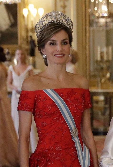 Queen Letizia Of Spain Wore The Fleur De Lys Tiara At The Banquet