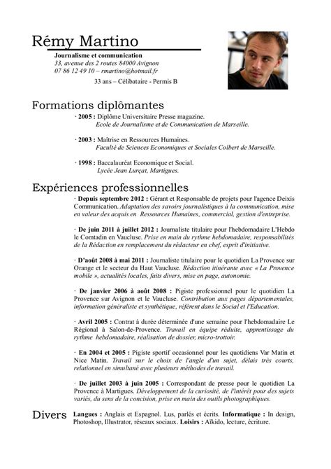 The best clean and simple free resume/cv template for your golden career. Curriculum Vitae par Rémy Martino - Fichier PDF