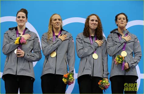 Us Womens Swimming Team Wins Gold In 4x200m Relay Photo 2695452