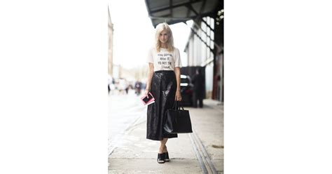 The Crisscross What Your Street Style Pose Means Popsugar Fashion