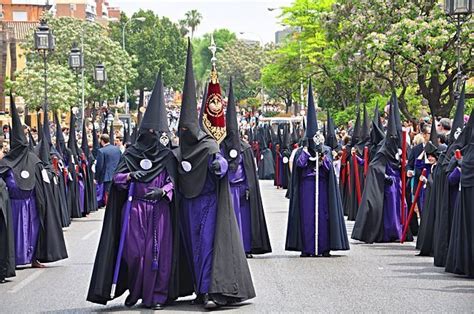 Los Nazarenos De La Semana Santa De Sevilla Semana Santa Sevilla