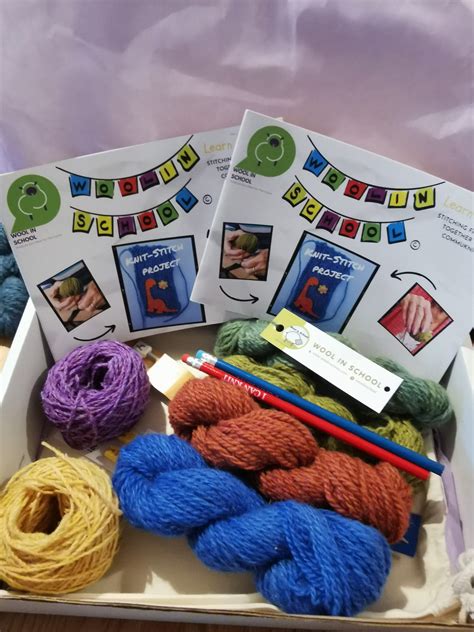 Knit Stitch Bunting Double Kit Large