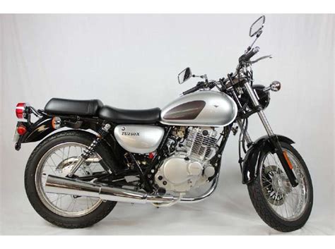 This bike is even fuel injected with an electric start. Buy 2013 Suzuki TU250X on 2040motos