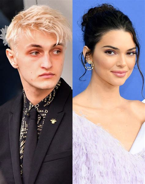 Anwar hadid was also at the show, but there was no awkwardness with kendall or ben… they said hi and everyone was friendly. ¿Captan a Kendall Jenner y Anwar Hadid coqueteando (otra ...