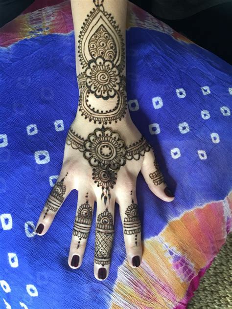 Adrian bascur is one of the most famous tattoo artists in chile, he is located in santiago. Hire Gorgeous Henna -Strongsville Henna Art - Henna Tattoo ...