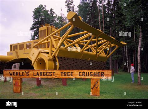 The Worlds Largest Tree Crusher Le Tourneau G175 Mackenzie Stock