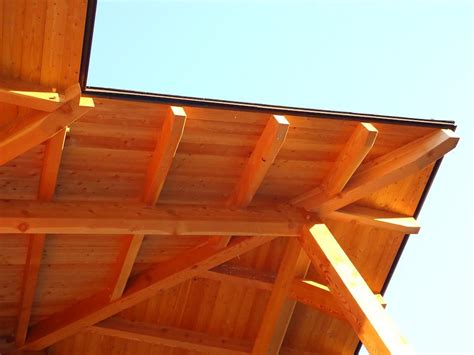 The first step in framing a hip roof is the same as a gable, find the run of a common rafter. Rocky Mountain Timber Frame - Timber Frame HQ
