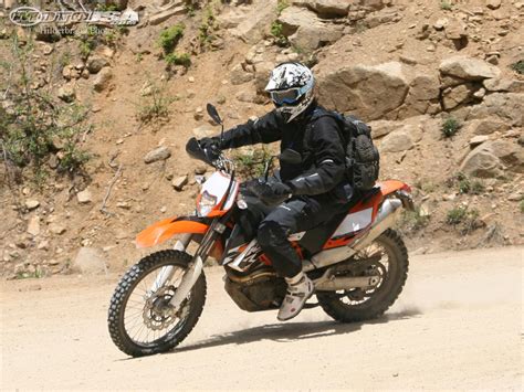 Know engine specs, safety and technical features, and dimensions at our dedicated variant pages. 2010 KTM 690 Enduro R Comparison Photos - Motorcycle USA