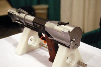 La pistola de calibre 50 es una arma que aparece en grand theft auto v. Triple Action "Thunder", una pistola calibre .50 BMG (12 ...