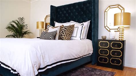 Dark blue bedrooms white rooms pax system festive jumpers morning hair vintage dressing the dark colored bedroom is not a bad choice. Color Palette: Black and Navy Blue | Luxurious bedrooms ...
