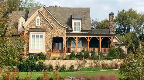Browse this incredible collection of southern house plans. 14 Craftsman Style House Plans We Can't Get Enough Of ...