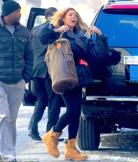 Wendy Williams Totes Large Louis Vuitton Bag While Apartment Hunting In