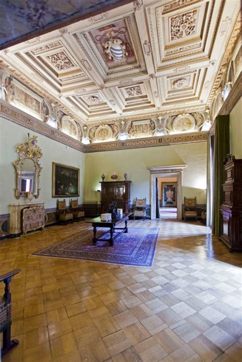 Olimpico di roma 73.261 места. Palazzo Sacchetti, the invincible attraction of beauty - Italian Ways