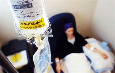 Serviks kanseri kadın üreme organlarından biri olan rahmin (uterus) ağız kısmı olan rahim ağzının (serviks) normal dışı gelişim sonucu oluşan kötü. KANSER RAHIM - Tanda-Tanda, Punca & Bahaya Untuk Kita Para ...