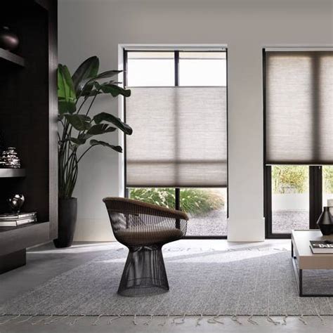 Select which operating option best suits your living space, choosing from cordless, retractable cord mechanism, manual or motorised. Easy & Safe Blind Operation - luxaflex.co.uk