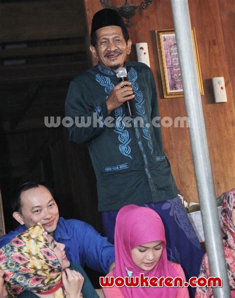 Live kang ujang bustomi cirebon pembangunan villa hotel waterboom 17 02 2021 16 03 wib. Idrus Madani: Berita, Foto, Video, Lirik Lagu, Profil ...