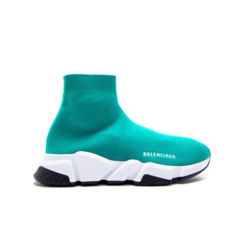 Balenciaga is a luxury fashion house founded in 1917 by spanish designer cristóbal balenciaga in san sebastián, spain and currently based in paris. Balenciaga Speed Trainer Blauw | Derodeloper.com