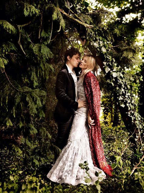 Americas Best Blogger 20 Kate Moss Wedding Photos